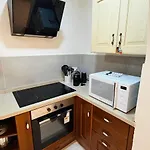 A Cosy Maisonette Steps Away From St Thomas Bay * Il-Mahsel