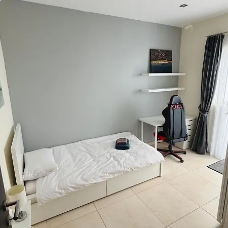 아파트 A Cosy Maisonette Steps Away From St Thomas Bay Il-Mahsel